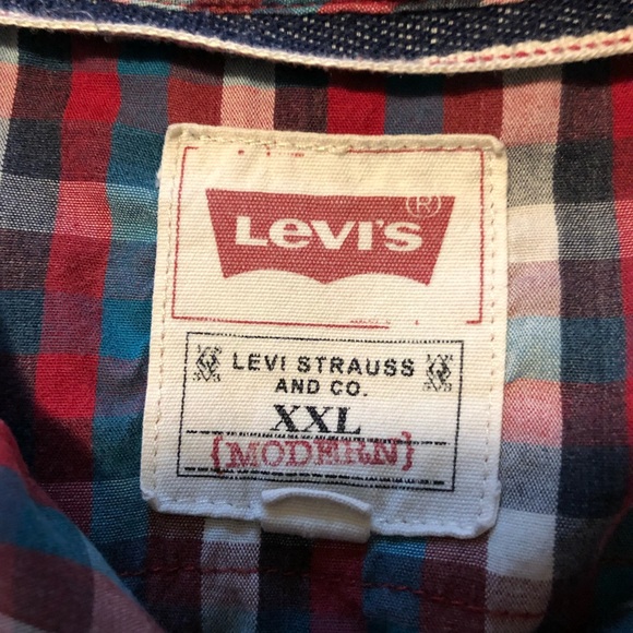 Levi’s button down - Picture 2 of 2